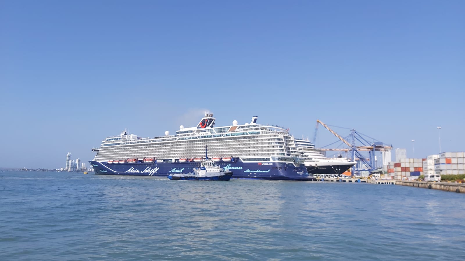 cruise boat in Cartagena, Colombia