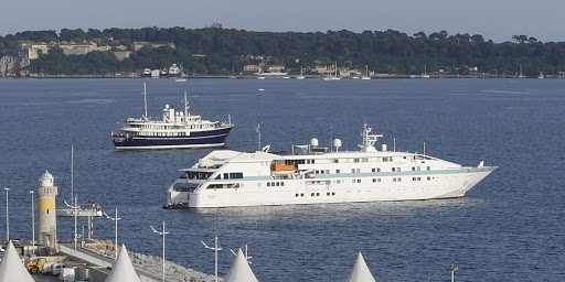 Cruceros de diferente tamaño