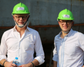Edouard Philippe visite le chantier du futur voilier-cargo de TOWT au Vietnam