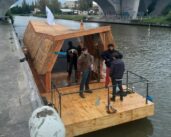 Livraison de fruits et légumes en bateau par le canal de Bruxelles